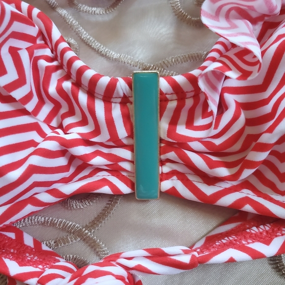 Cute Chevron Bandeau Bikini Top - Picture 3 of 5